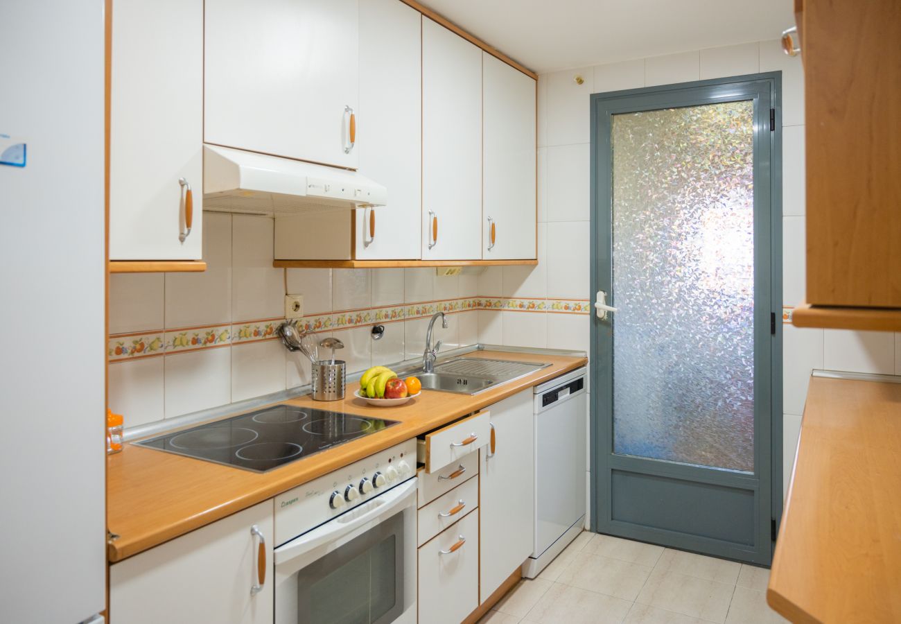 Apartment in Madrid - Amplio y luminoso ap. Orcasitas BEA25