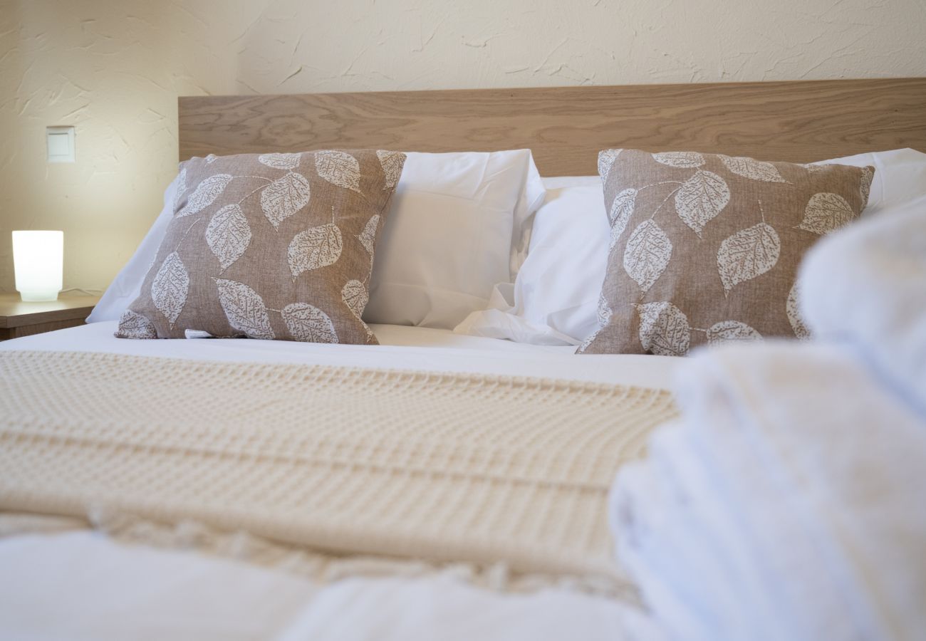 Apartment in Madrid - Amplio y luminoso ap. Orcasitas BEA25
