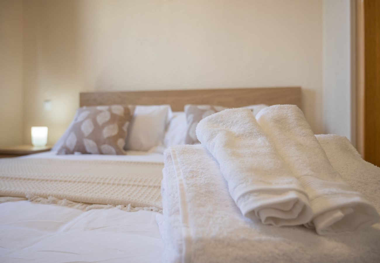 Apartment in Madrid - Amplio y luminoso ap. Orcasitas BEA25