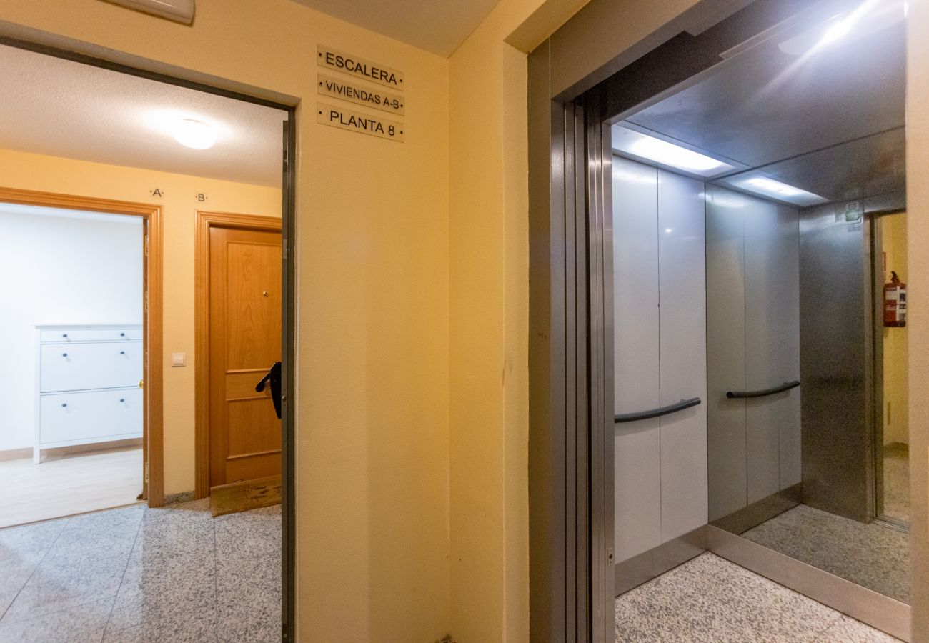 Apartment in Madrid - Amplio y luminoso ap. Orcasitas BEA25