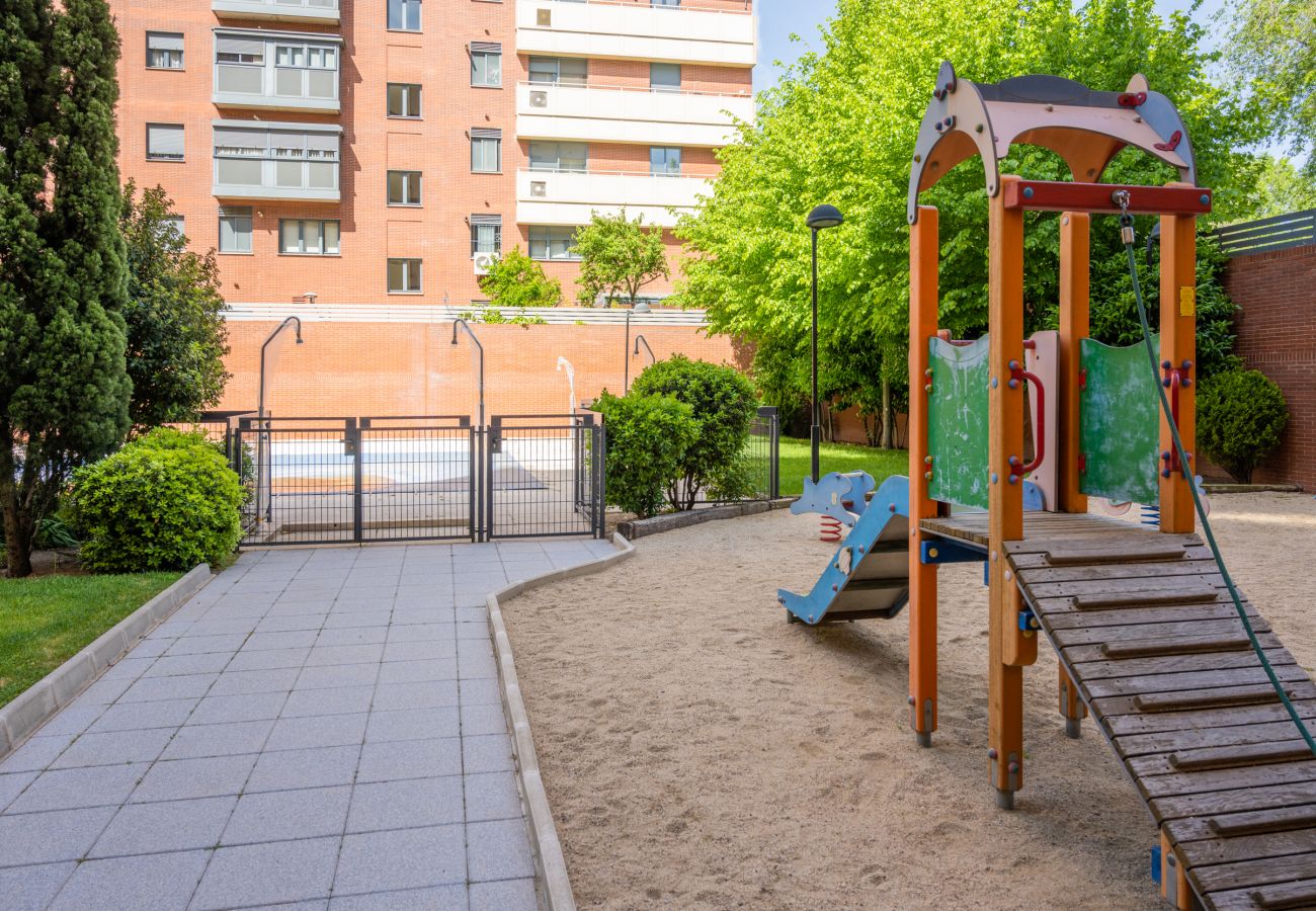 Apartment in Madrid - Amplio y luminoso ap. Orcasitas BEA25