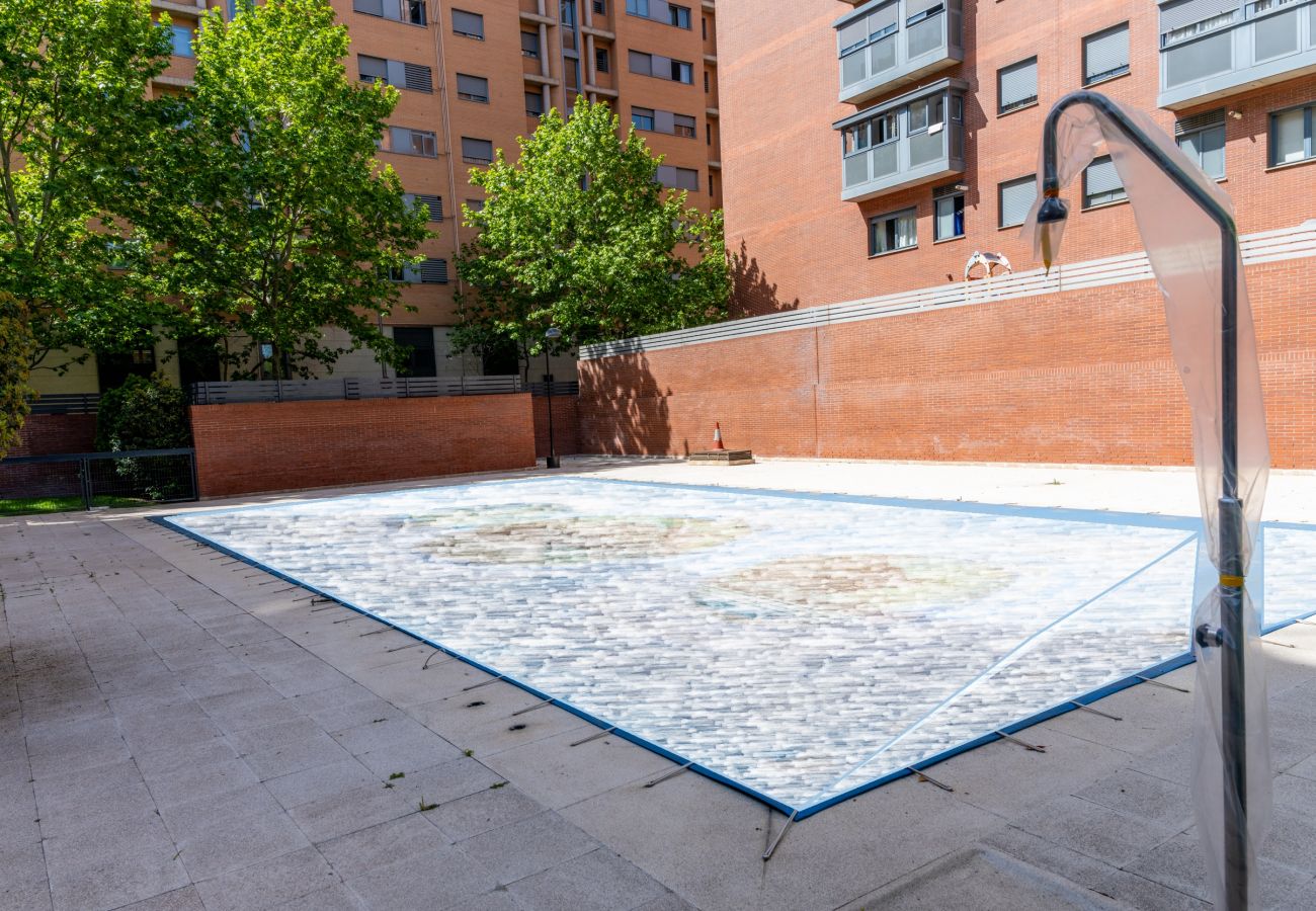 Apartment in Madrid - Amplio y luminoso ap. Orcasitas BEA25