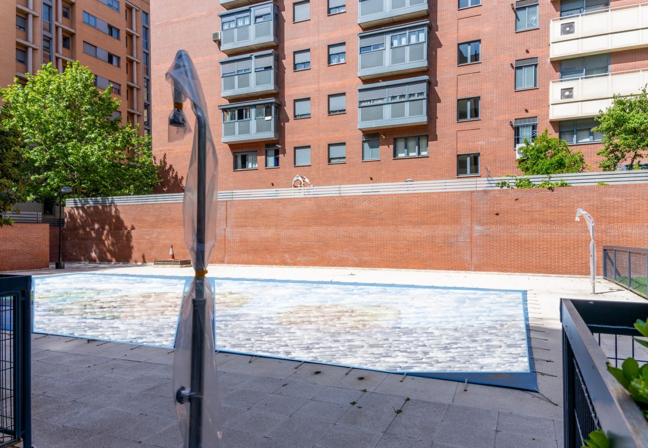 Apartment in Madrid - Amplio y luminoso ap. Orcasitas BEA25