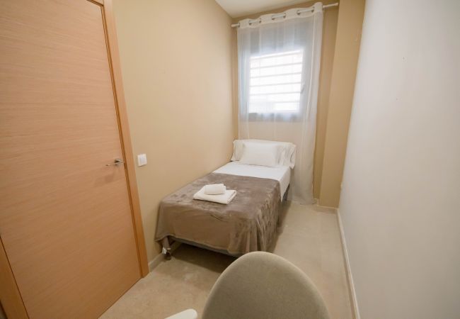 Apartment in Madrid - Bonito Apartamento cerca Santiago Bernabéu MJU14B