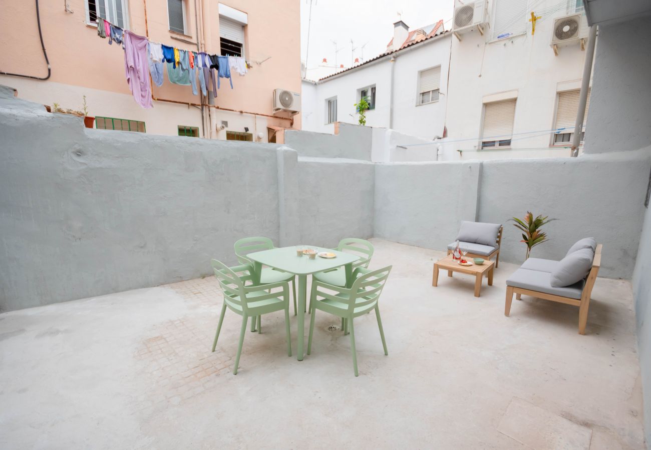 Studio in Madrid - M (MLUBº2) TETUAN "EL RETIRO"