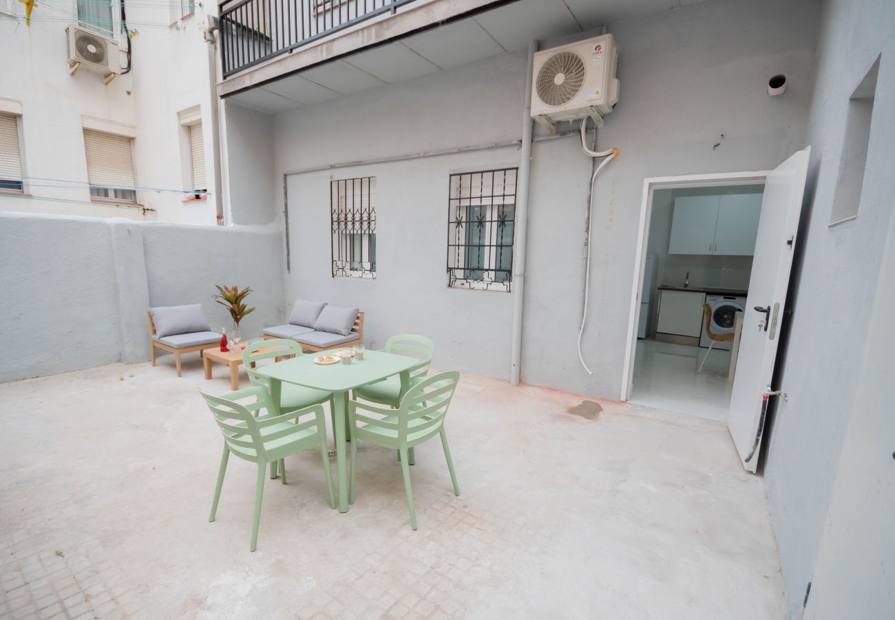 Studio in Madrid - M (MLUBº2) TETUAN "EL RETIRO"
