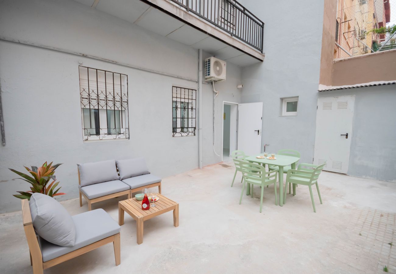 Studio in Madrid - M (MLUBº2) TETUAN "EL RETIRO"