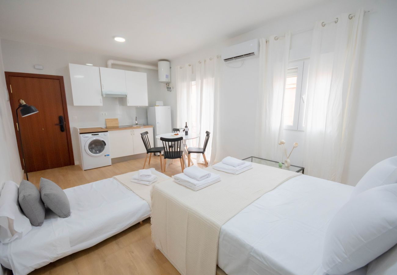 Studio in Madrid - M (MLU1º1)  TETUAN "MADRID RÍO"