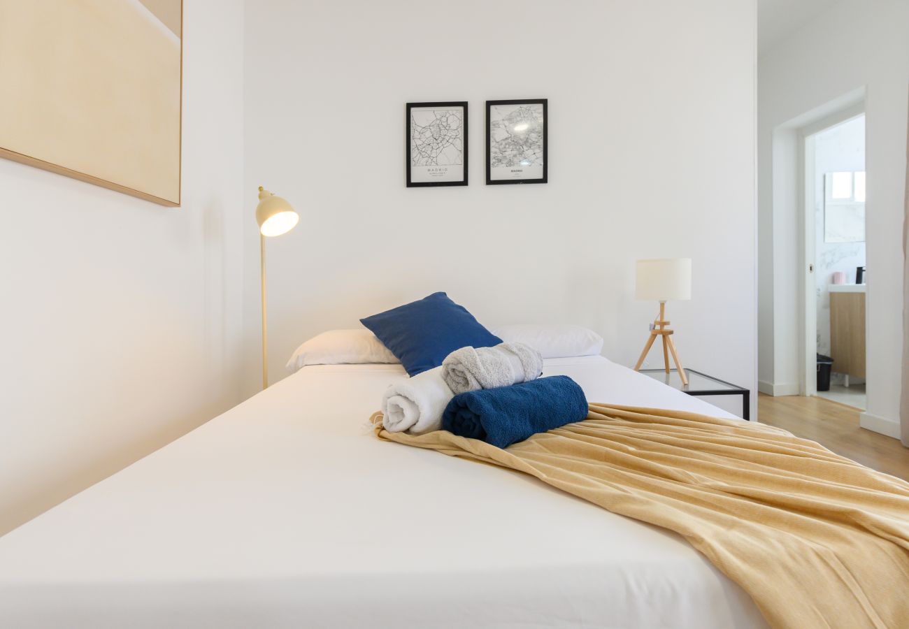 Studio in Madrid - M (MLU1º2) TETUAN "MALASAÑA"