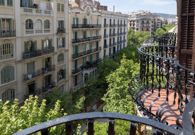 Apartment in Barcelona - Modernist flat in Eixample center