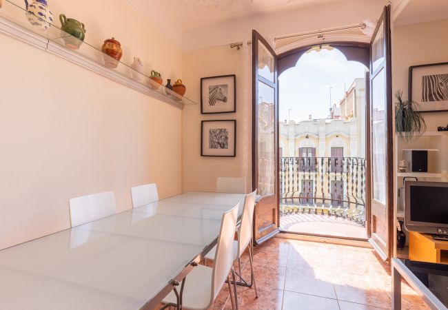 Apartment in Barcelona - Modernist flat in Eixample center