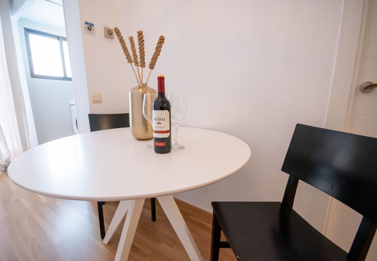 Apartment in Madrid - Coqueto y delicado apartamento Plaza Las Ventas LND21