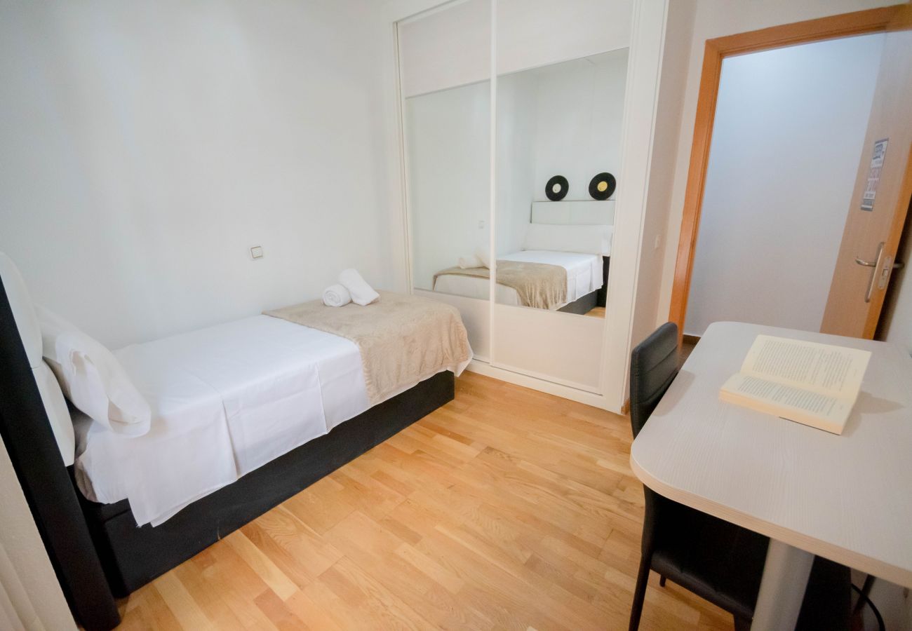 Apartment in Madrid - Bonito y acogedor apartamento Isla Azul ATA5D