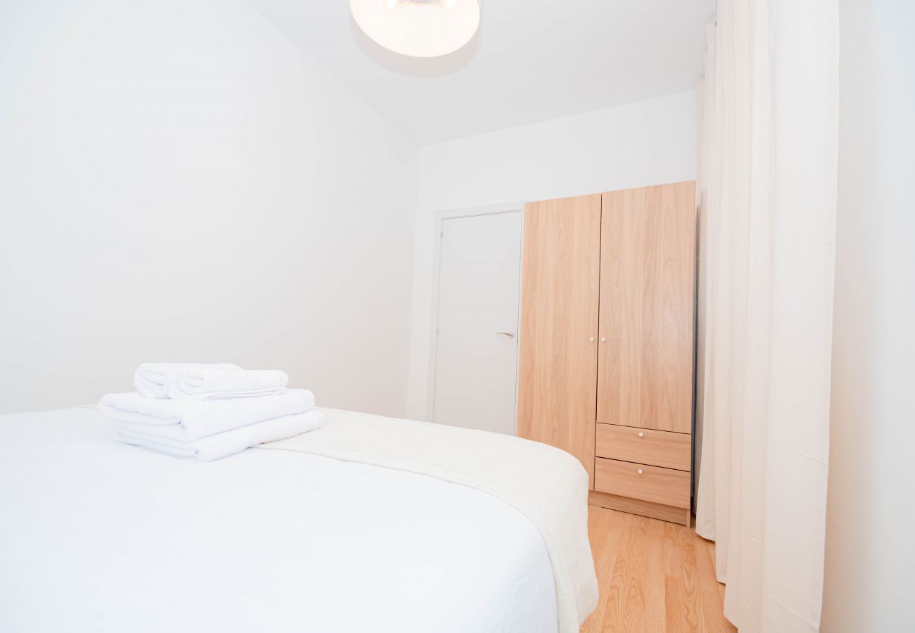 Apartment in Madrid - Cozy and charming 3-bedroom apartment in Madrid M (ASR18)