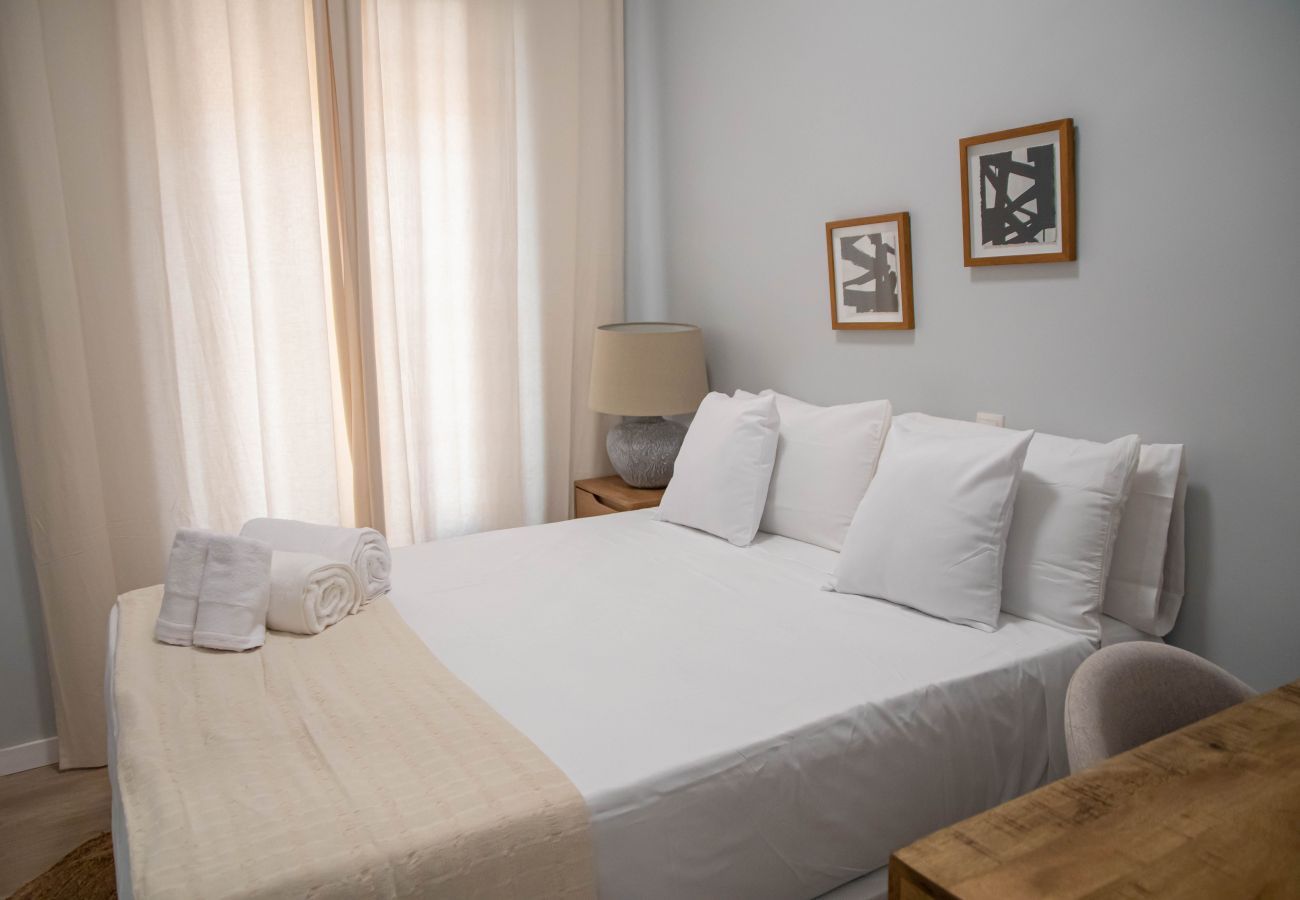Apartment in Madrid - Luminoso y amplio apartamento en Cuatro Caminos Madrid