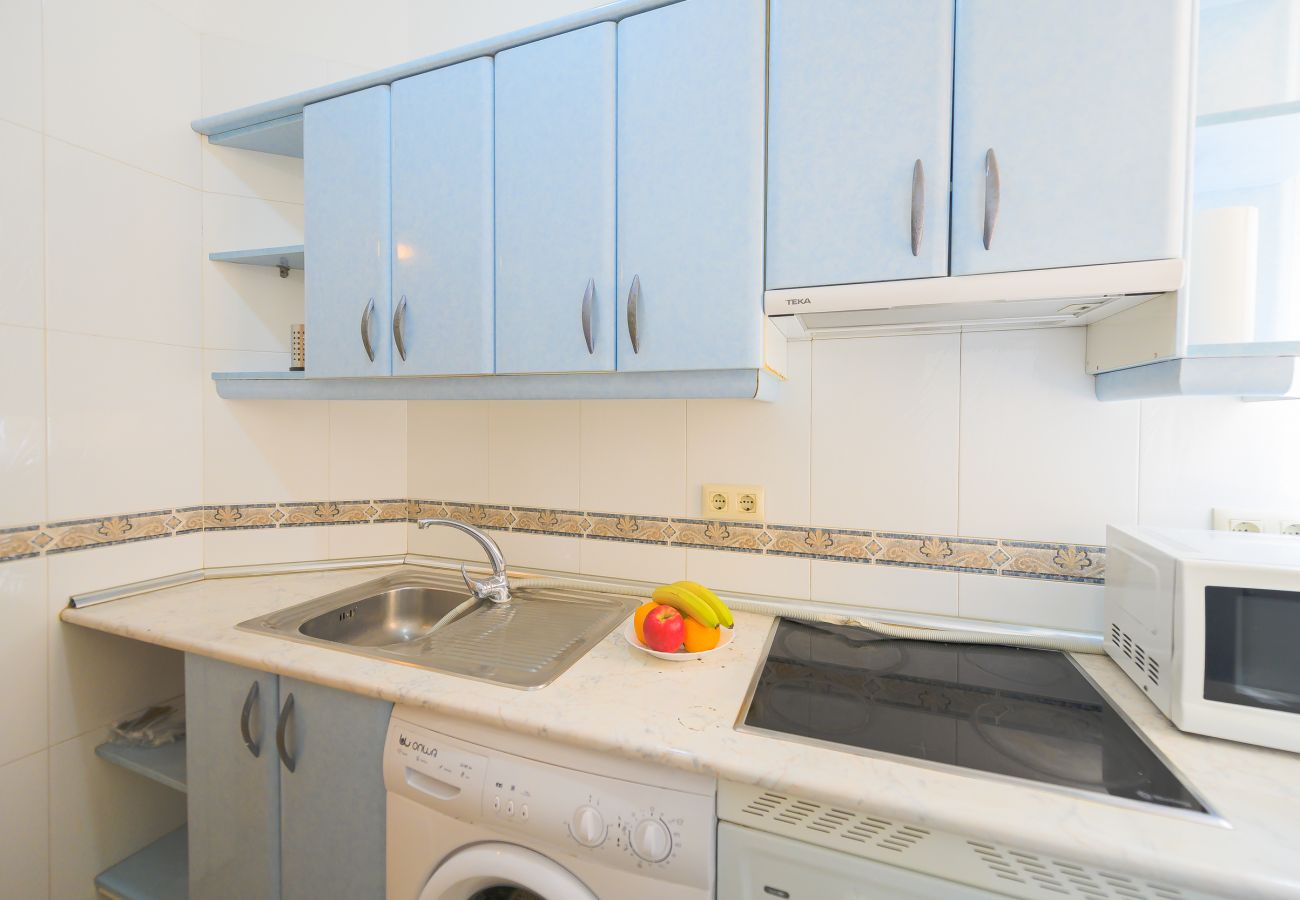 Apartment in Madrid - Spacious Family Apartment with 3 Bright Bedrooms