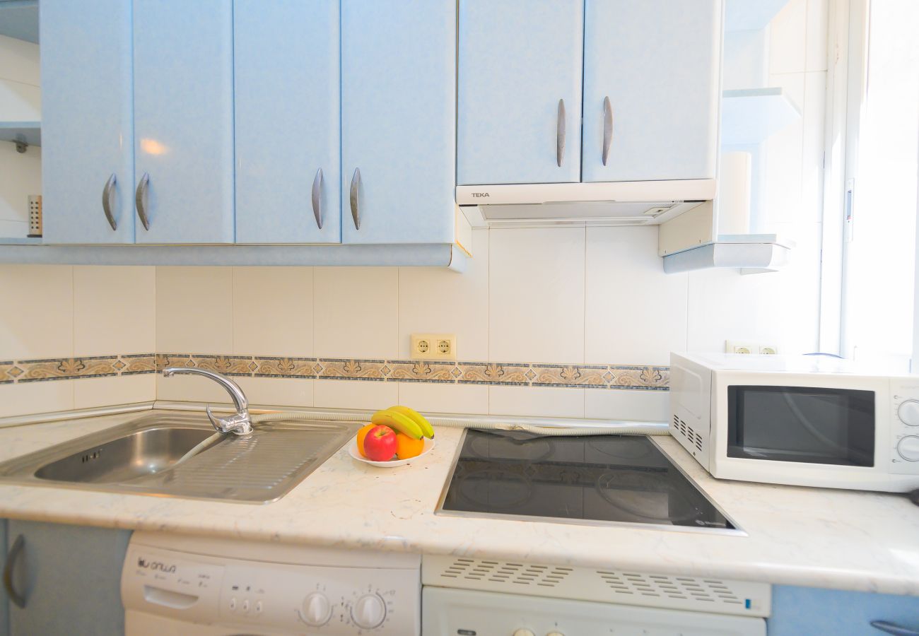 Apartment in Madrid - Spacious Family Apartment with 3 Bright Bedrooms
