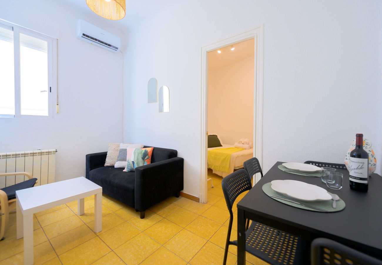 Apartment in Madrid - Spacious Family Apartment with 3 Bright Bedrooms