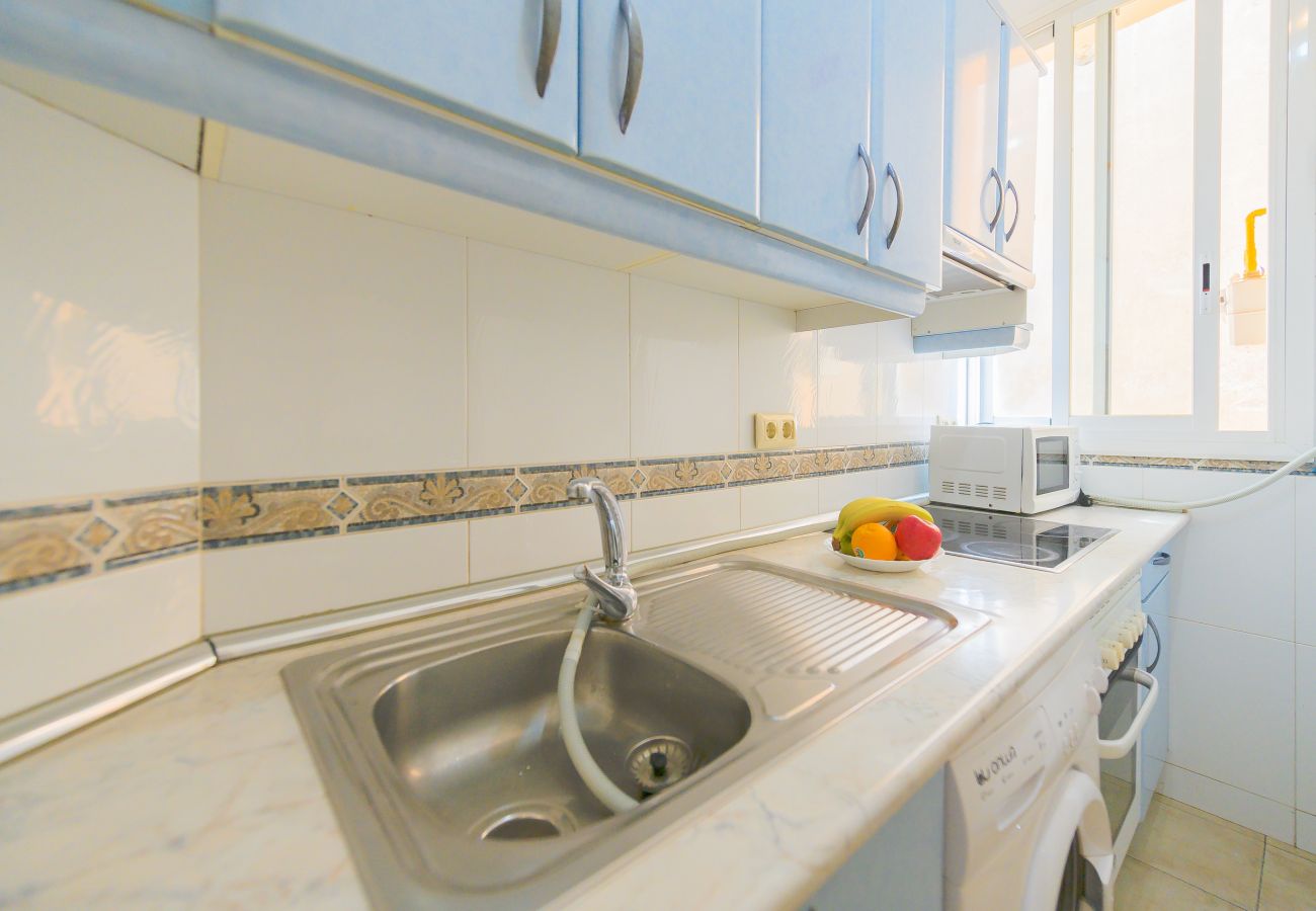 Apartment in Madrid - Spacious Family Apartment with 3 Bright Bedrooms