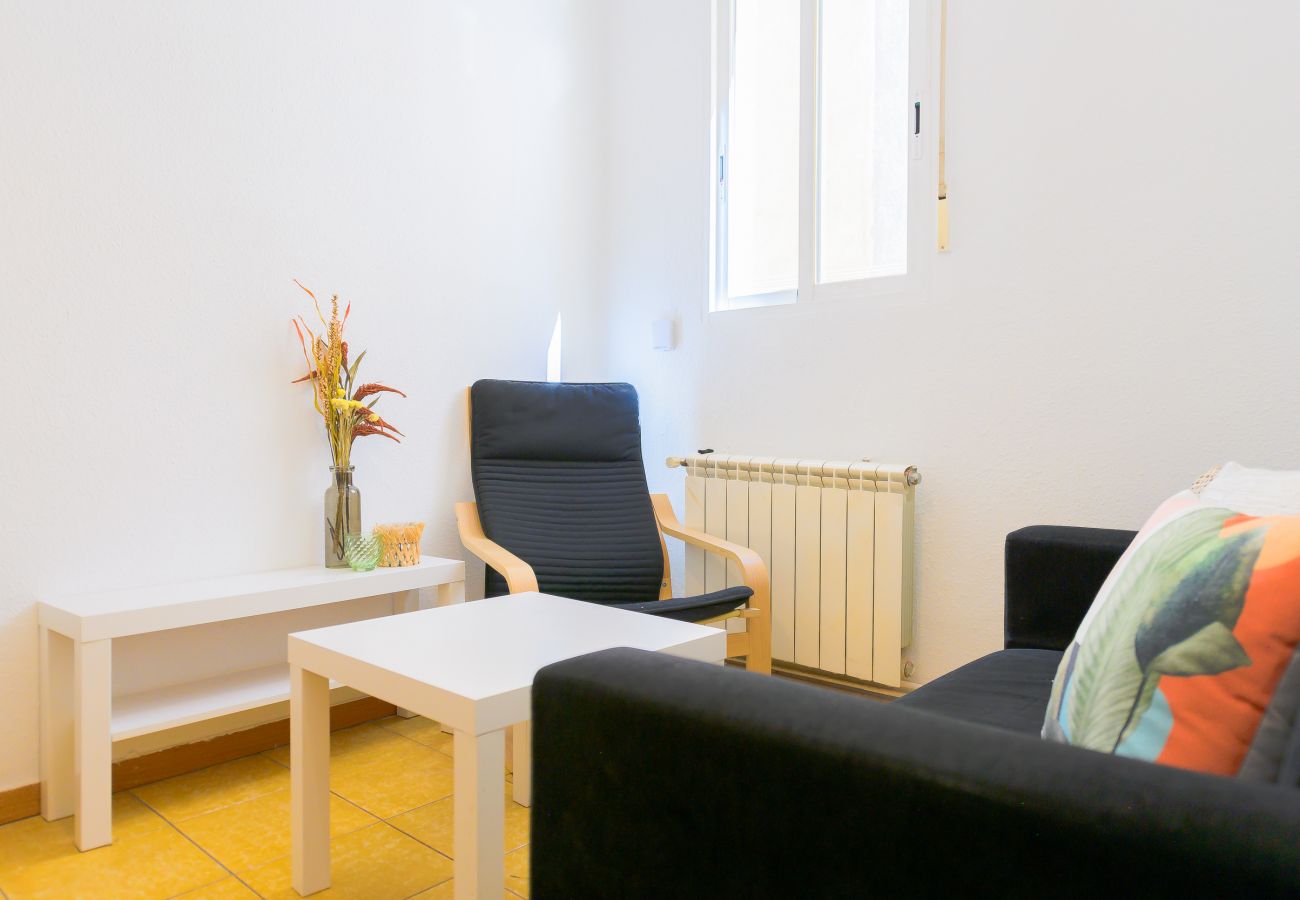Apartment in Madrid - Spacious Family Apartment with 3 Bright Bedrooms