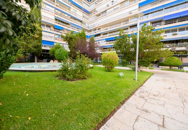 Apartment in Madrid - Amplia y cómoda casa de cuatro dormitorios en Chamberí - Madrid