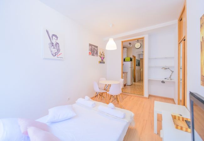 Studio in Madrid - COZY STUDY CLOSE TO FINANCE AREA AND IE