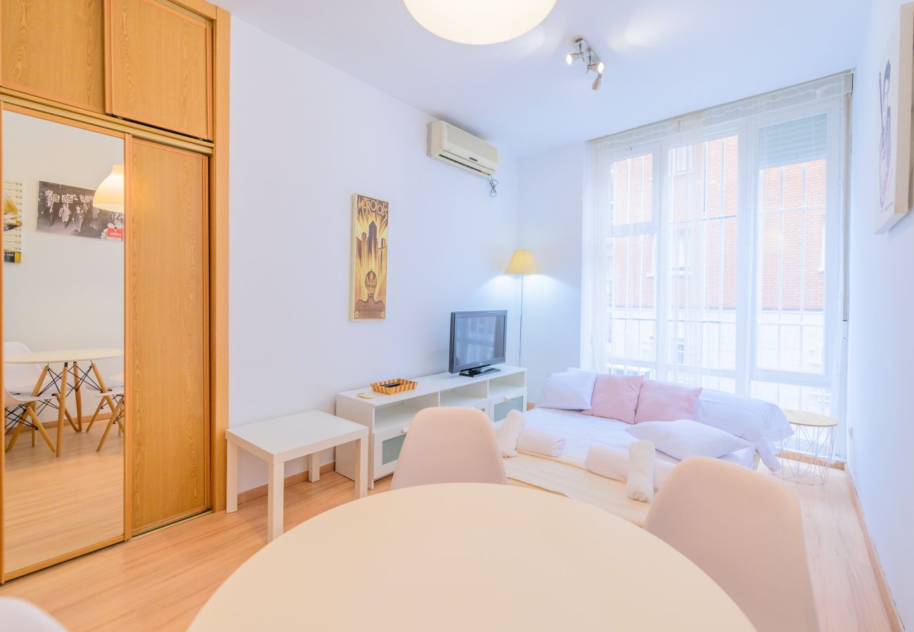Studio in Madrid - COZY STUDY CLOSE TO FINANCE AREA AND IE
