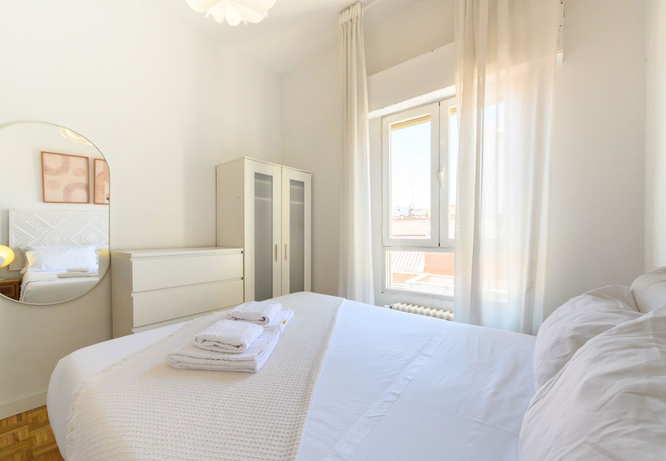 Apartment in Madrid - M (AZA14) Amplio y elegante apartamento en Prosper
