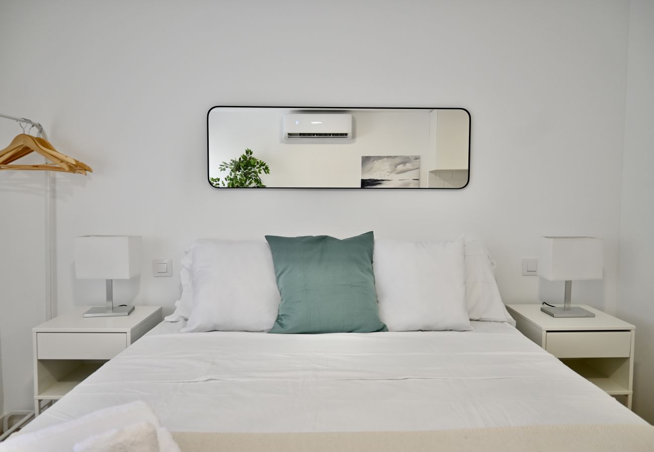 Studio in Madrid - Cozy Studio in Pasaje Virgen de la Alegría