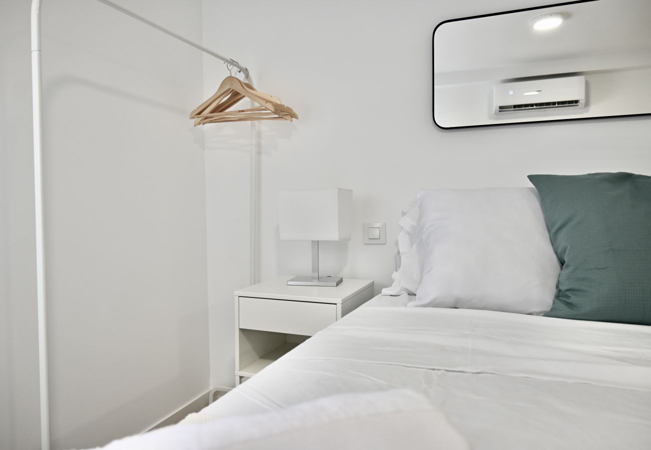 Studio in Madrid - Cozy Studio in Pasaje Virgen de la Alegría