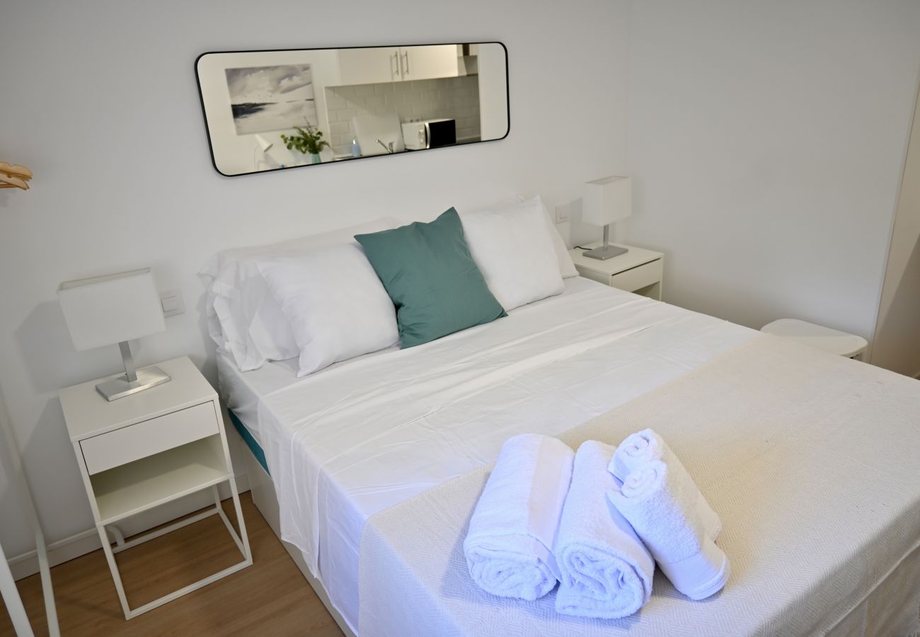Studio in Madrid - Cozy Studio in Pasaje Virgen de la Alegría