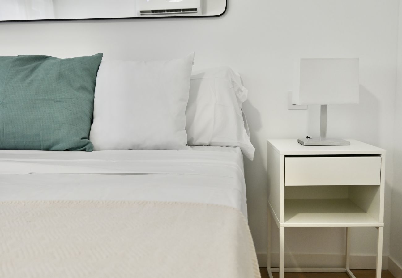 Studio in Madrid - Cozy Studio in Pasaje Virgen de la Alegría