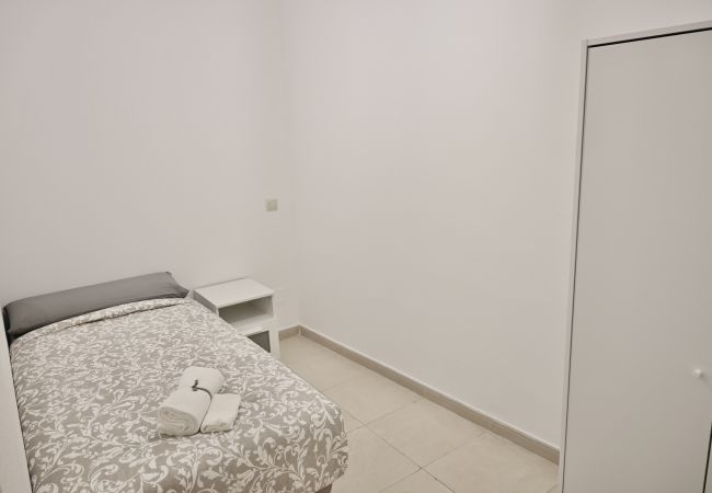 Apartment in Madrid - Central apartment on Calle Infantas