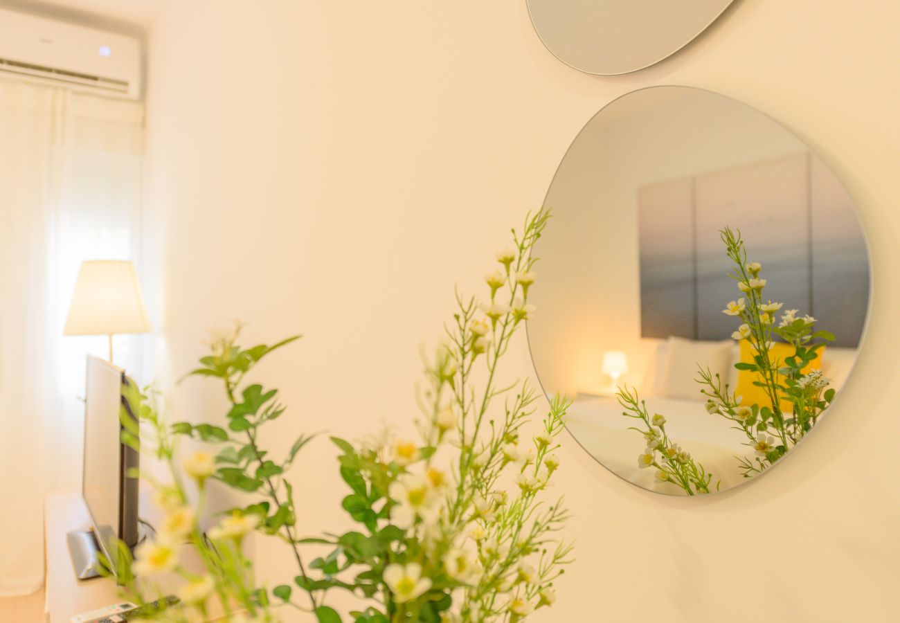 Studio in Madrid - Cozy Studio Apartment near the Bullring in Ventas