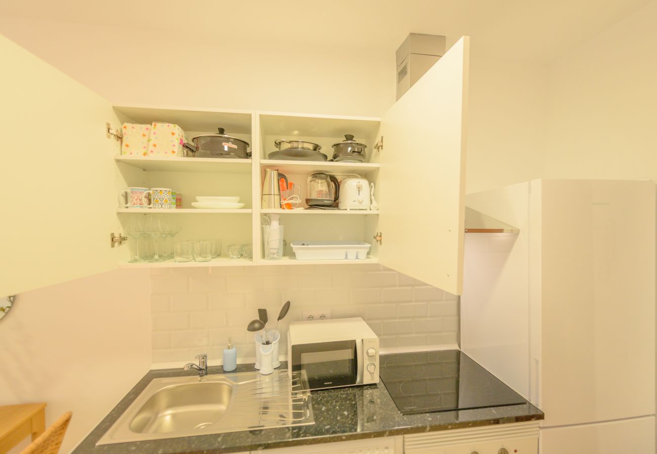Studio in Madrid - Cozy Studio Apartment near the Bullring in Ventas