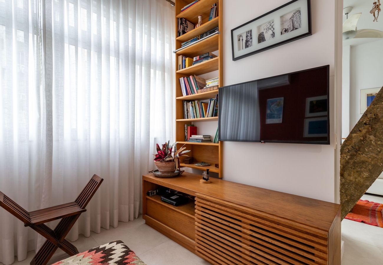 Apartment in Rio de Janeiro - Wonder at Leme | Up to 4 people | GRC701 Z5