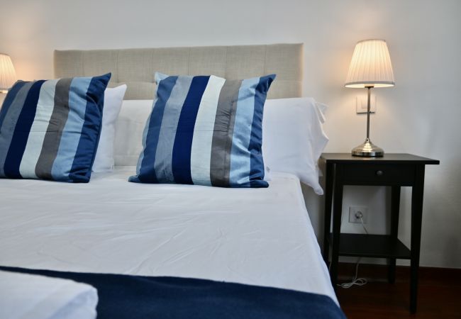 Apartment in Madrid - M (AMA1026) Vivienda de cuatro dormitorios en Arga Apartment in Madrid - M (AMA1026) Vivienda de cuatro dormitorios en Arga