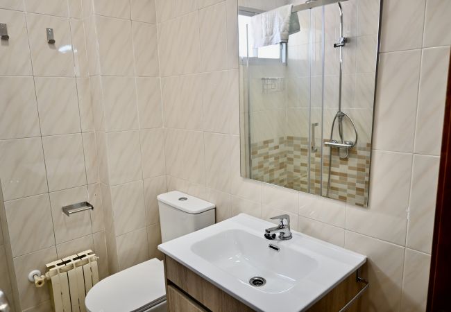 Apartment in Madrid - M (AMA1026) Vivienda de cuatro dormitorios en Arga Apartment in Madrid - M (AMA1026) Vivienda de cuatro dormitorios en Arga