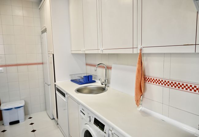 Apartment in Madrid - M (AMA1026) Vivienda de cuatro dormitorios en Arga Apartment in Madrid - M (AMA1026) Vivienda de cuatro dormitorios en Arga
