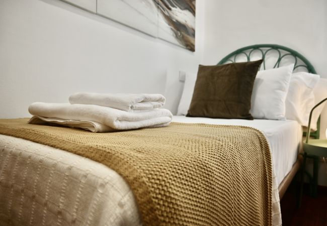Apartment in Madrid - M (AMA1026) Vivienda de cuatro dormitorios en Arga Apartment in Madrid - M (AMA1026) Vivienda de cuatro dormitorios en Arga