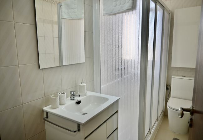Apartment in Madrid - M (AMA1026) Vivienda de cuatro dormitorios en Arga Apartment in Madrid - M (AMA1026) Vivienda de cuatro dormitorios en Arga