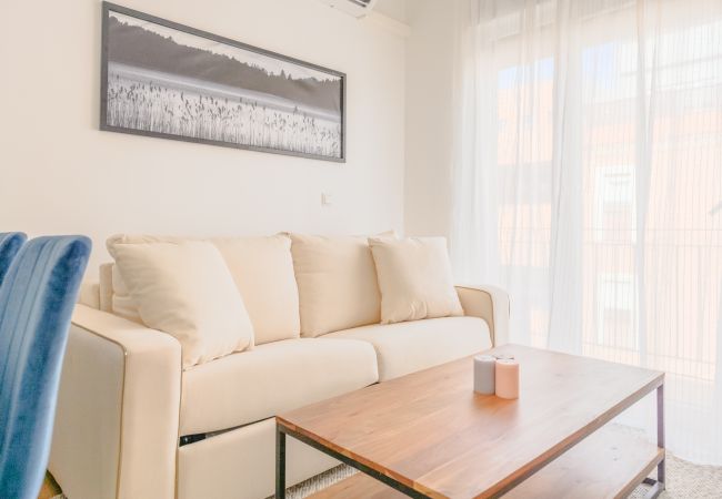 Apartment in Madrid - Elegant and comfortable three-bedroom apartment in Vallecas