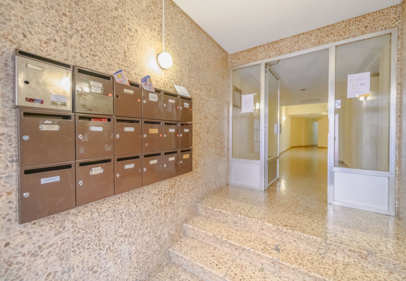 Apartment in Madrid - Elegant and comfortable three-bedroom apartment in Vallecas