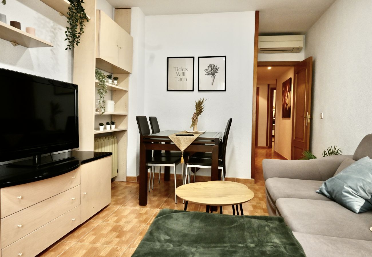 Apartment in Madrid - One bedroom house near Plaza Colón