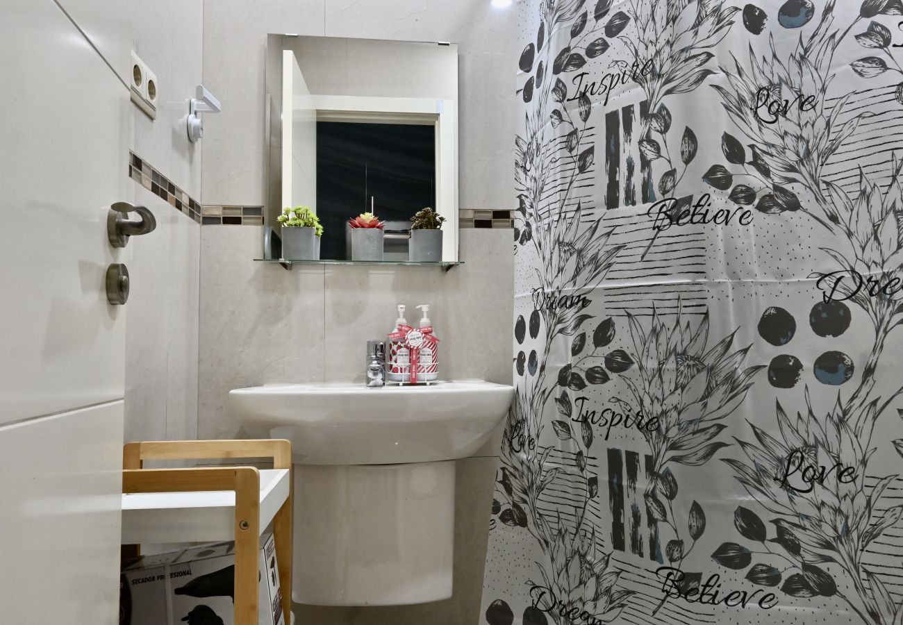 Studio in Madrid - M (SFL5)  HERMOSO APARTAMENTO TIPO ESTUDIO EN MADR