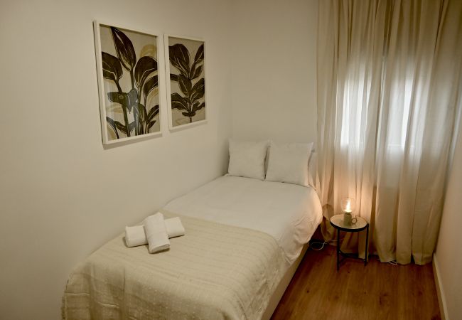 Apartment in Madrid - Encantadora Vivienda de 3 Dormitorios descubre el Confort que Estabas Buscando DSA434D