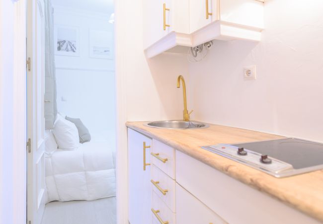 Apartment in Madrid - Atractivo apartamento de un dormitorio con patio interior junto al Intercambiador de Avenida América CTG83