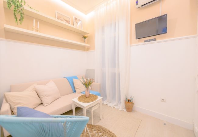  in Madrid - Atractivo apartamento de un dormitorio con patio interior junto al Intercambiador de Avenida América CTG83