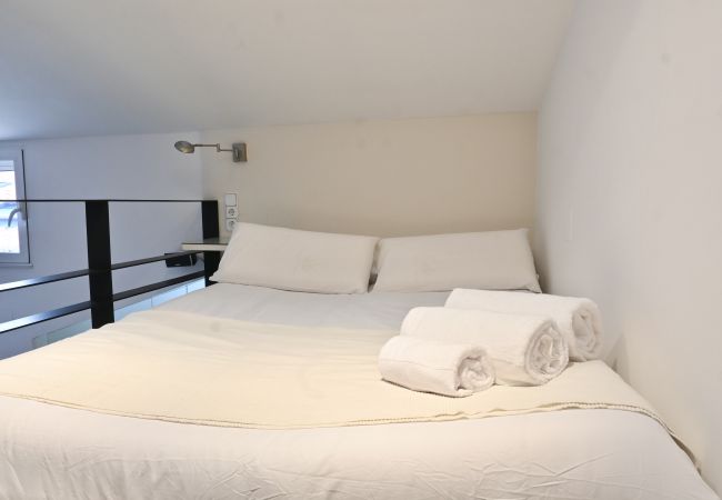 Apartment in Madrid - M (MYR13) Apartamento con encanto a pocos metros d Apartment in Madrid - M (MYR13) Apartamento con encanto a pocos metros d