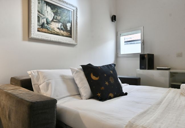 Apartment in Madrid - M (MYR13) Apartamento con encanto a pocos metros d Apartment in Madrid - M (MYR13) Apartamento con encanto a pocos metros d